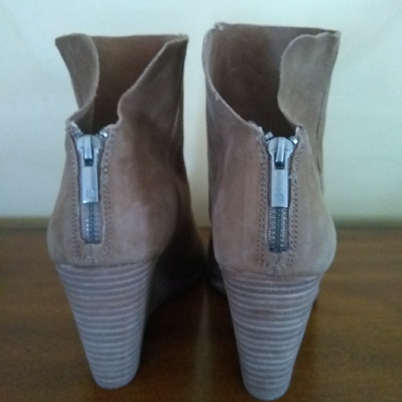 New!! Lucky Brand "Urbi" Peep Toe Booties - Picture 3 of 6